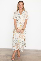 Thumbnail for caption_Model wears Cotton Linen Snake Brooklyn Dress in UK size 10/ US 6