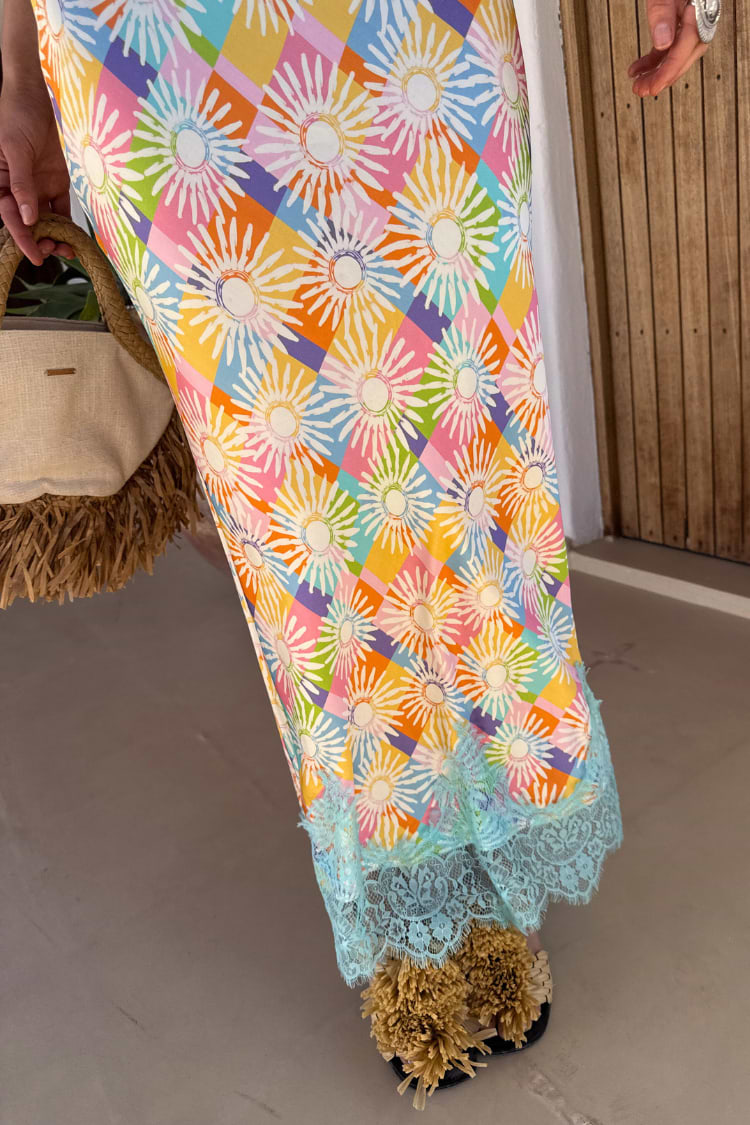 caption_Model is 5ft7” and wears UK size 8/ US 4
