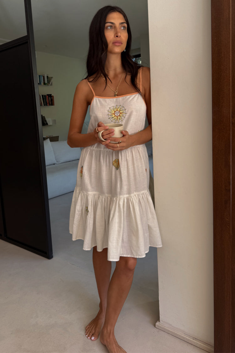 caption_Model is 5ft7” and wears UK size 8/ US 4