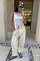 Thumbnail for caption_Model is 5ft7” and wears UK size 10/ US 6