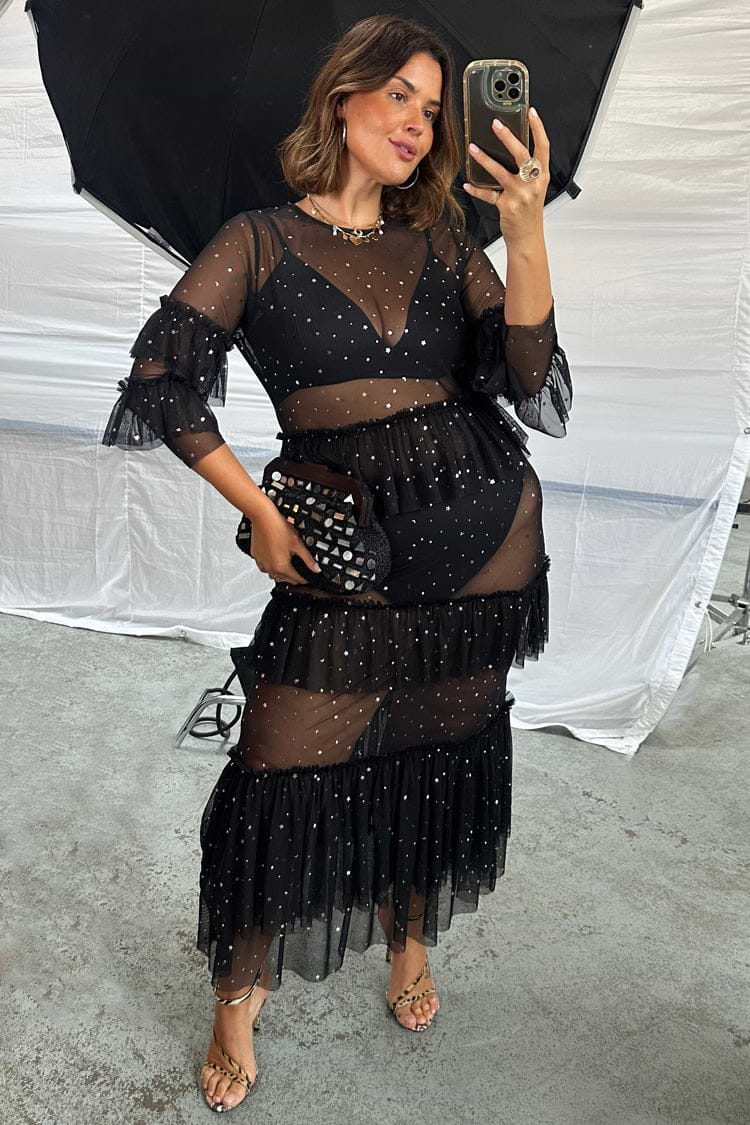 caption_Model wears Black Star Mesh Felicity Dress in UK size 18/ US 14