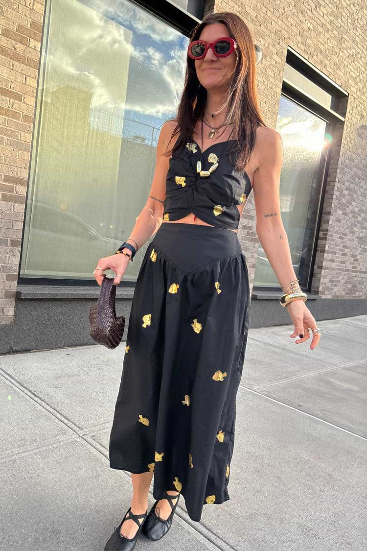 caption_Model is 5ft10” and wears UK size 10/ US 6
