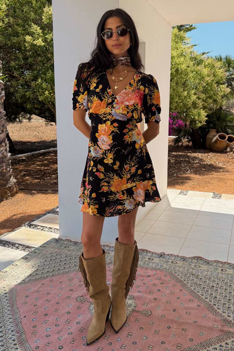 caption_Model is 5ft7” and wears UK size 8/ US 4