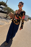 Thumbnail for caption_Model is 5ft7” and wears size S