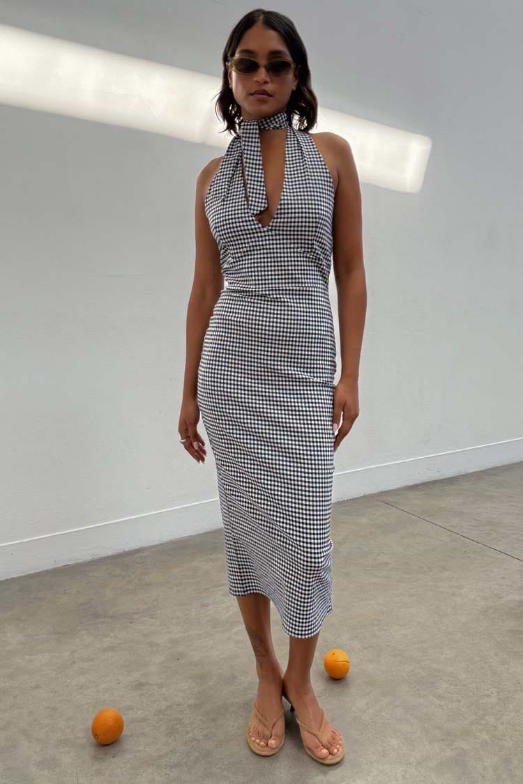 caption_Model is 5ft7” and wears UK size 8/ US 4