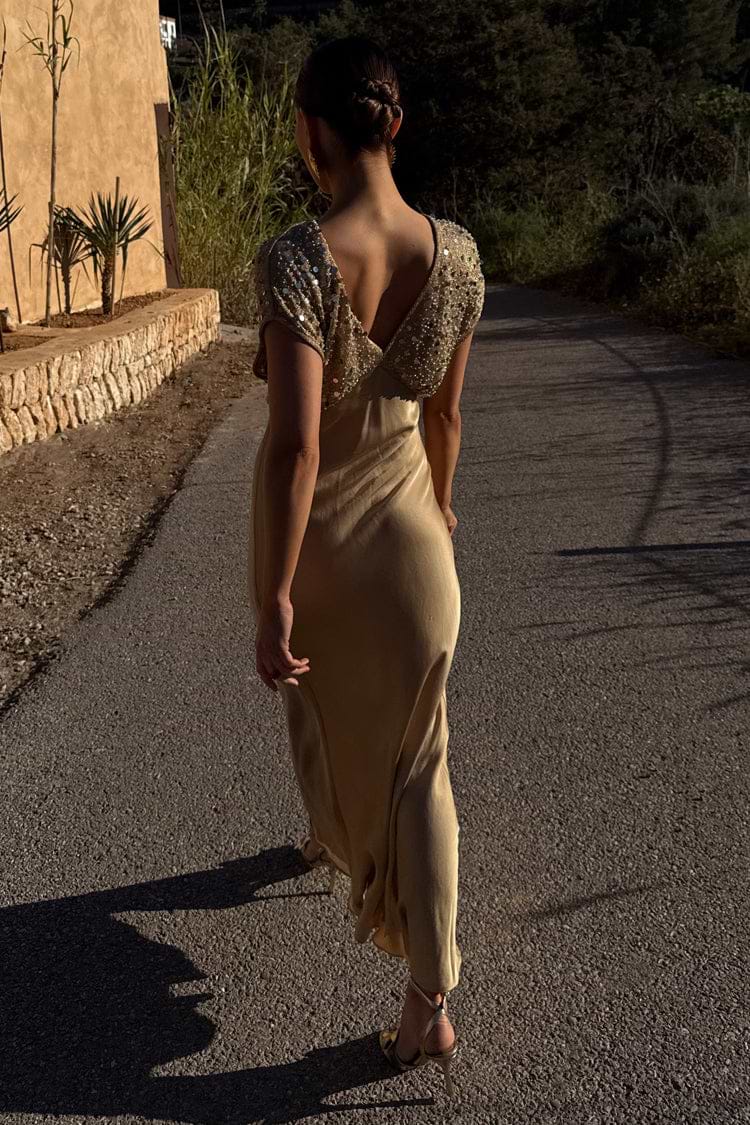caption_Model is 5ft7” and wears UK size 10/ US 6