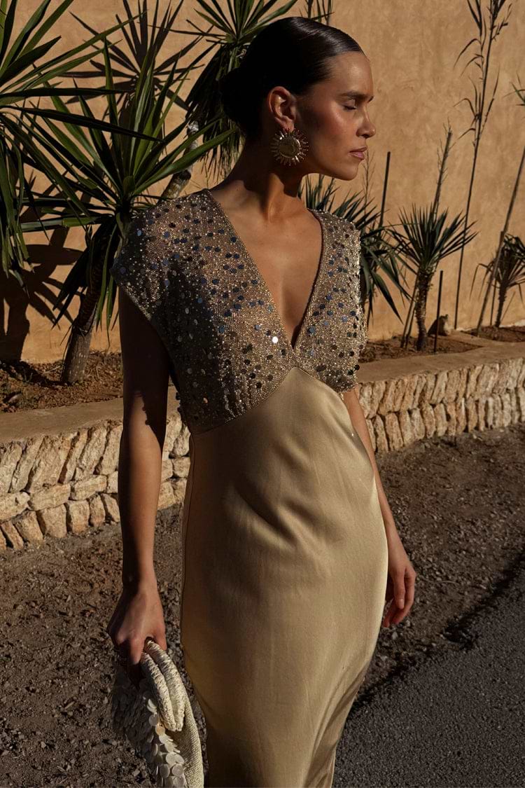 caption_Model is 5ft7” and wears UK size 8/ US 4