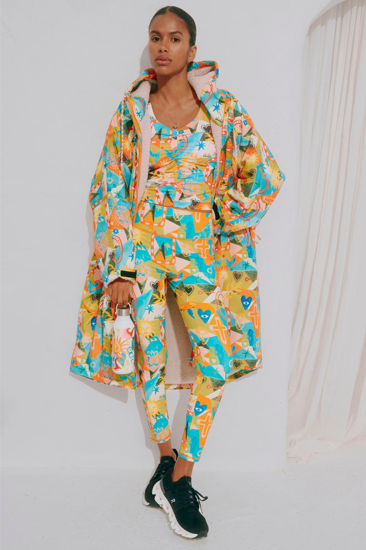 caption_Model wears Hope Bright Changing Robe in size M