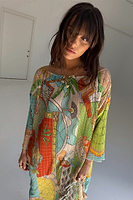 Thumbnail for caption_Model is 5ft7” and is sizing up in the size M/L