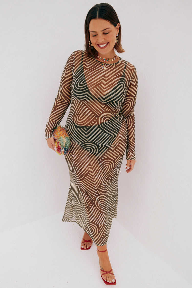 caption_Model wears Khaki Geo Mesh Dress in UK size 18/ US 14