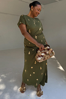 Thumbnail for caption_Model is 5ft6” and wears size L