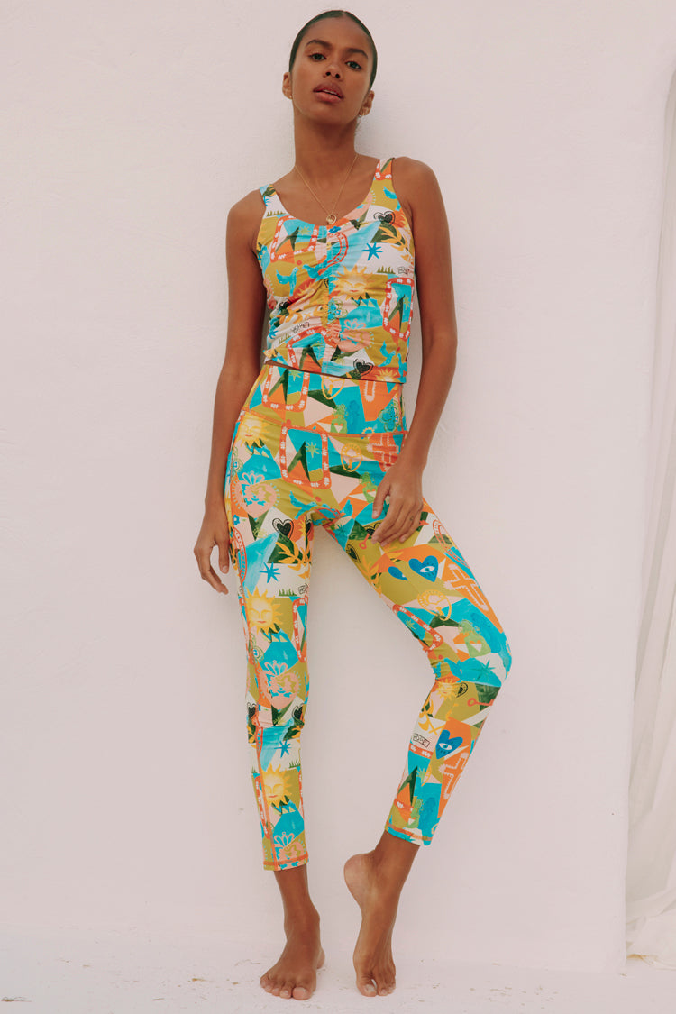 caption_Model wears Hope Bright Legging in UK size 8/ US 4