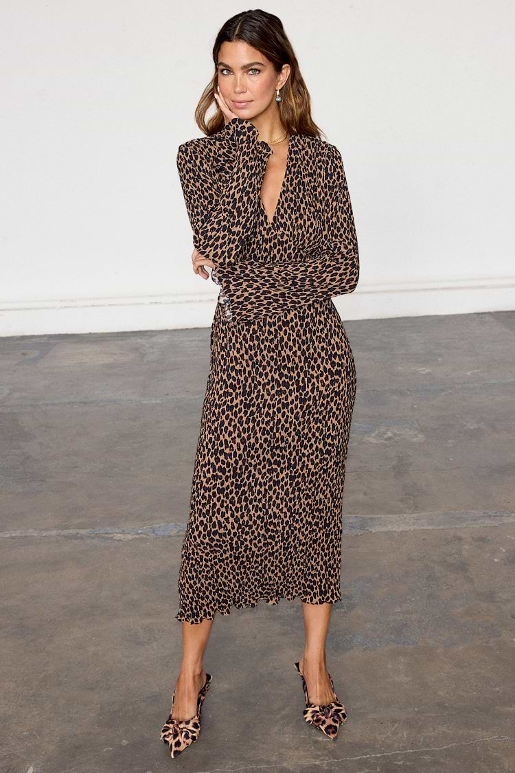 caption_Model wears Leopard Celeste Dress in UK size 10/ US 6
