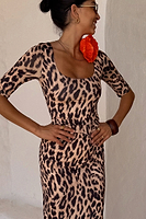 Thumbnail for caption_Model is 5ft7” and wears size S