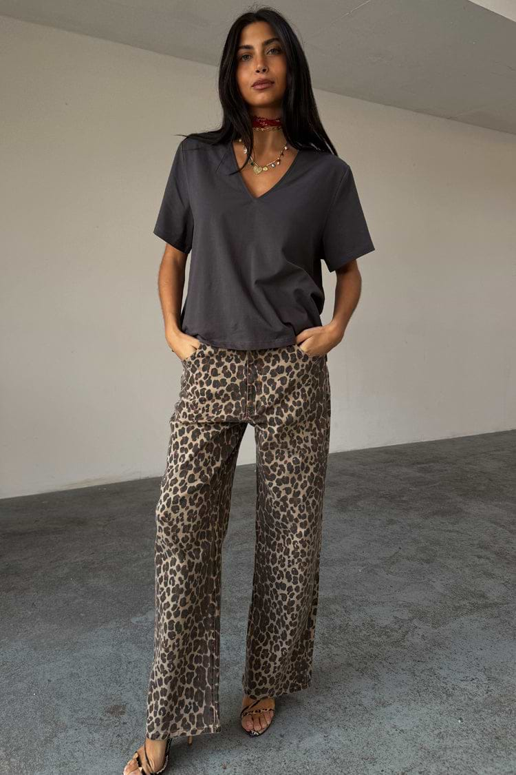 caption_Model wears  Leopard Lucia Scallop Detail Jeans in UK size 8/ US 4