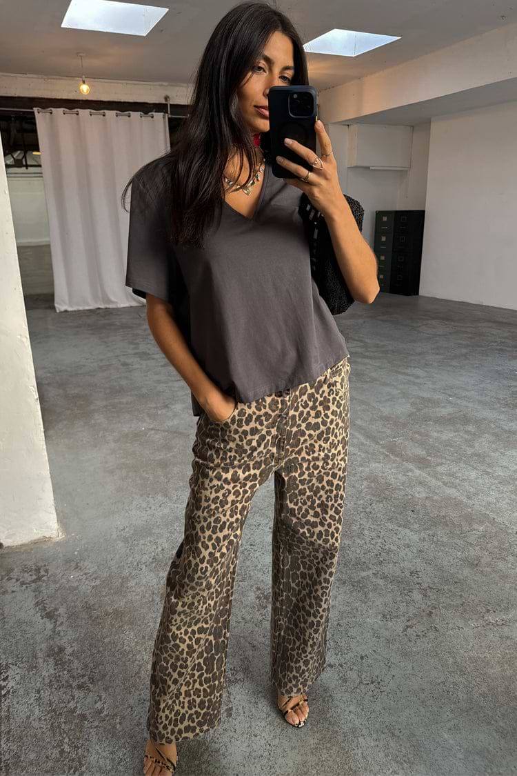 caption_Model wears  Leopard Lucia Scallop Detail Jeans in UK size 8/ US 4