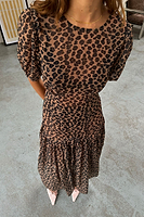 Thumbnail for caption_Model wears Leopard Lucia Dress in UK size 8/ US 4