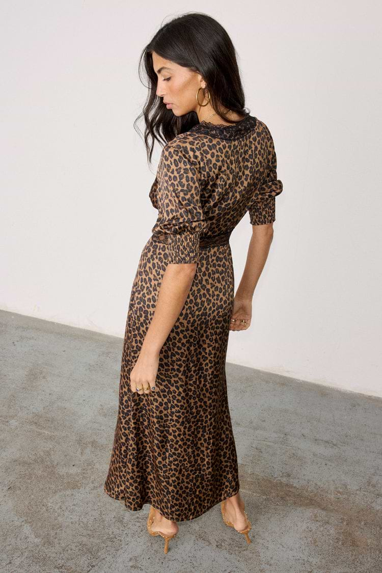 caption_Model wears Leopard Lucia May Dress  in UK size 8/ US 4