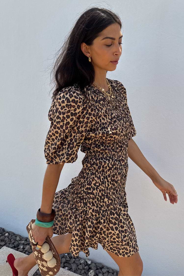 caption_Model is 5ft7” and wears UK size 8/ US 4