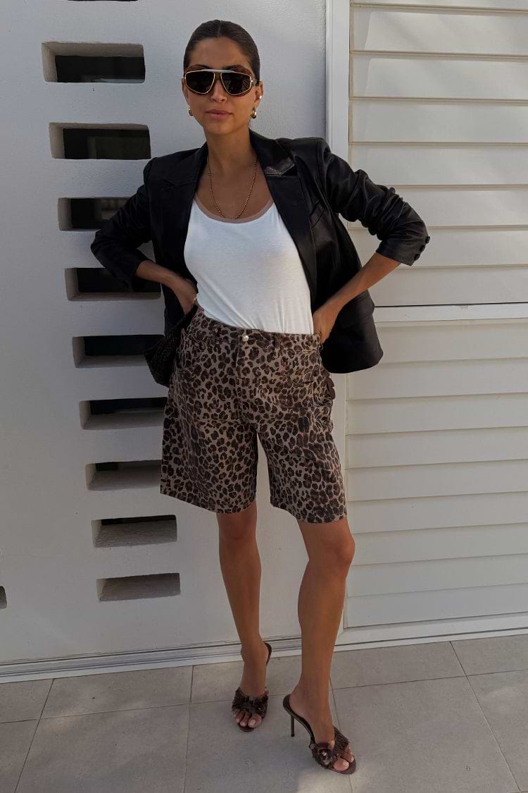 caption_Model is 5ft7” and wears UK size 8/ US 4