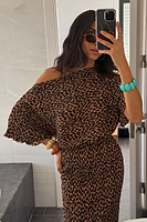 Thumbnail for  caption_Model is 5ft7” and wears UK size 8/ US 4