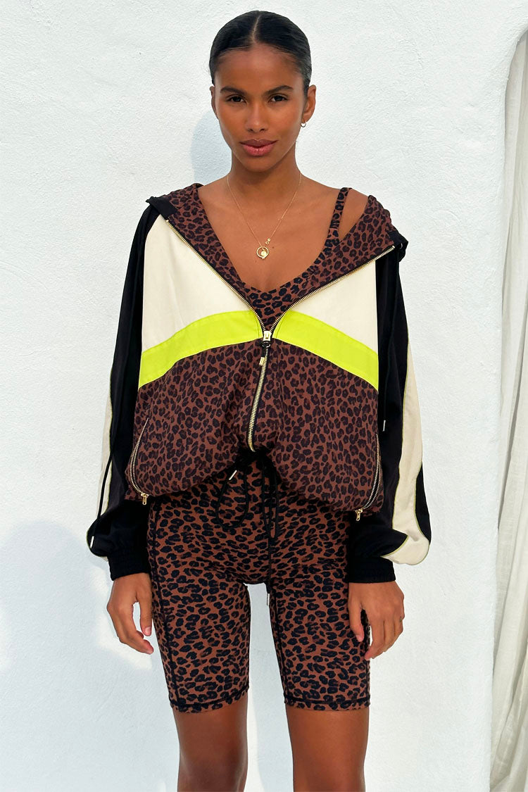 caption_Model wears Leopard Windbreaker Jacket  in UK size 8/ US 4