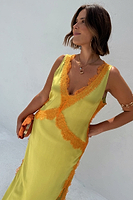 Thumbnail for caption_Model is 5ft7” and wears UK size 18/ US 14