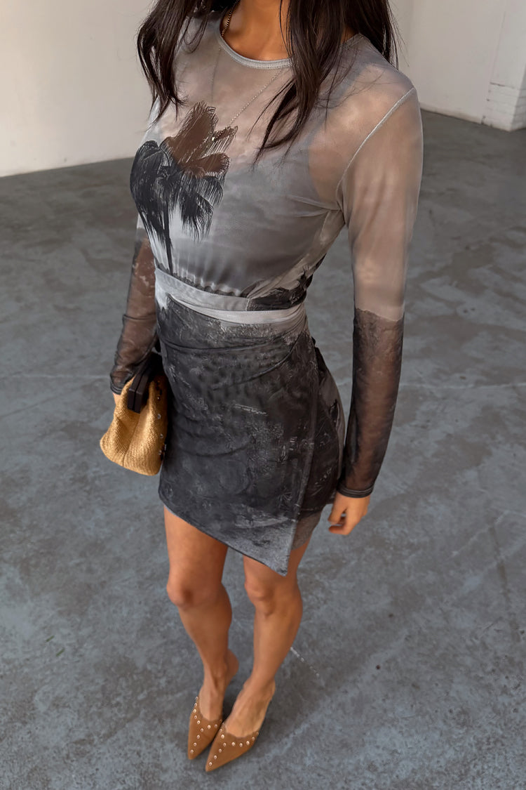 caption_Model is 5ft7” and wears UK size 8/ US 4