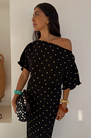 Thumbnail for caption_Model is 5ft7” and wears size S