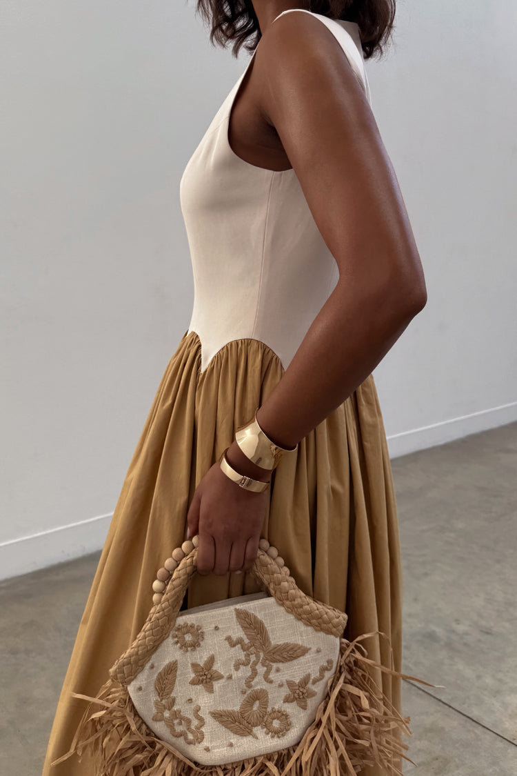  caption_Model is 5ft7” and wears UK size 8/ US 4