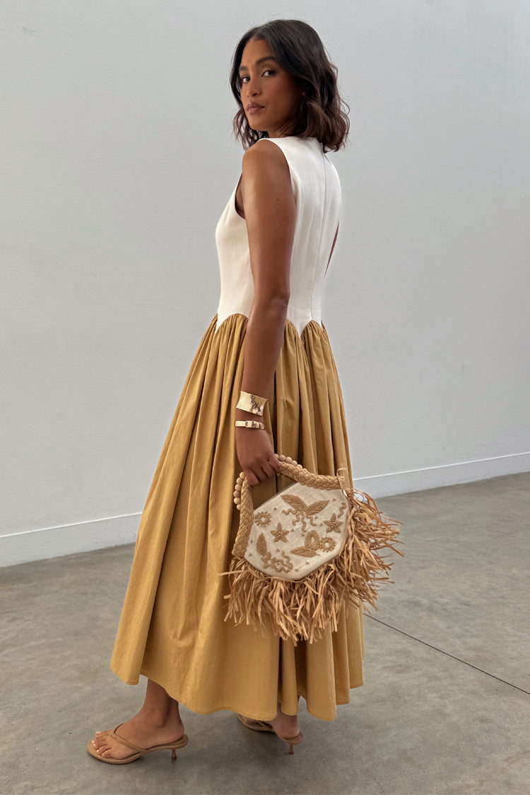caption_Model is 5ft7” and wears UK size 8/ US 4