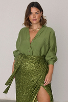 Thumbnail for caption_Model wears Olive Miley Shirt in UK size 18/ US 14
