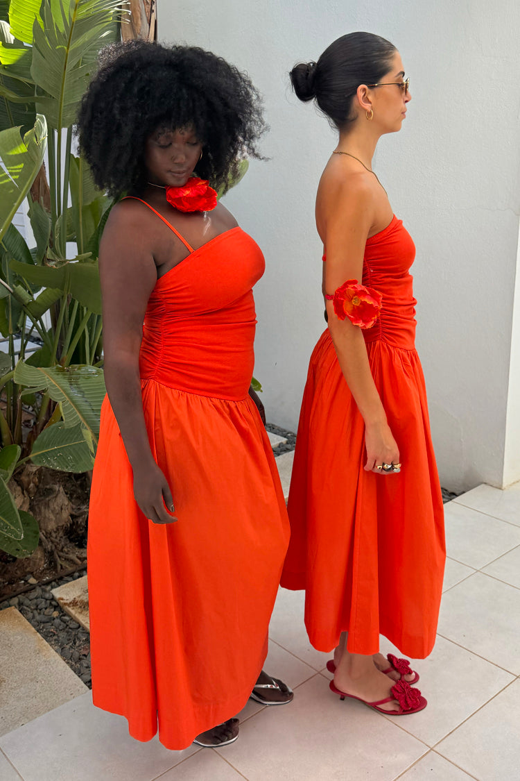 caption_Models are 5ft7” and wearing UK size 16 and 8, US size 12 and 4