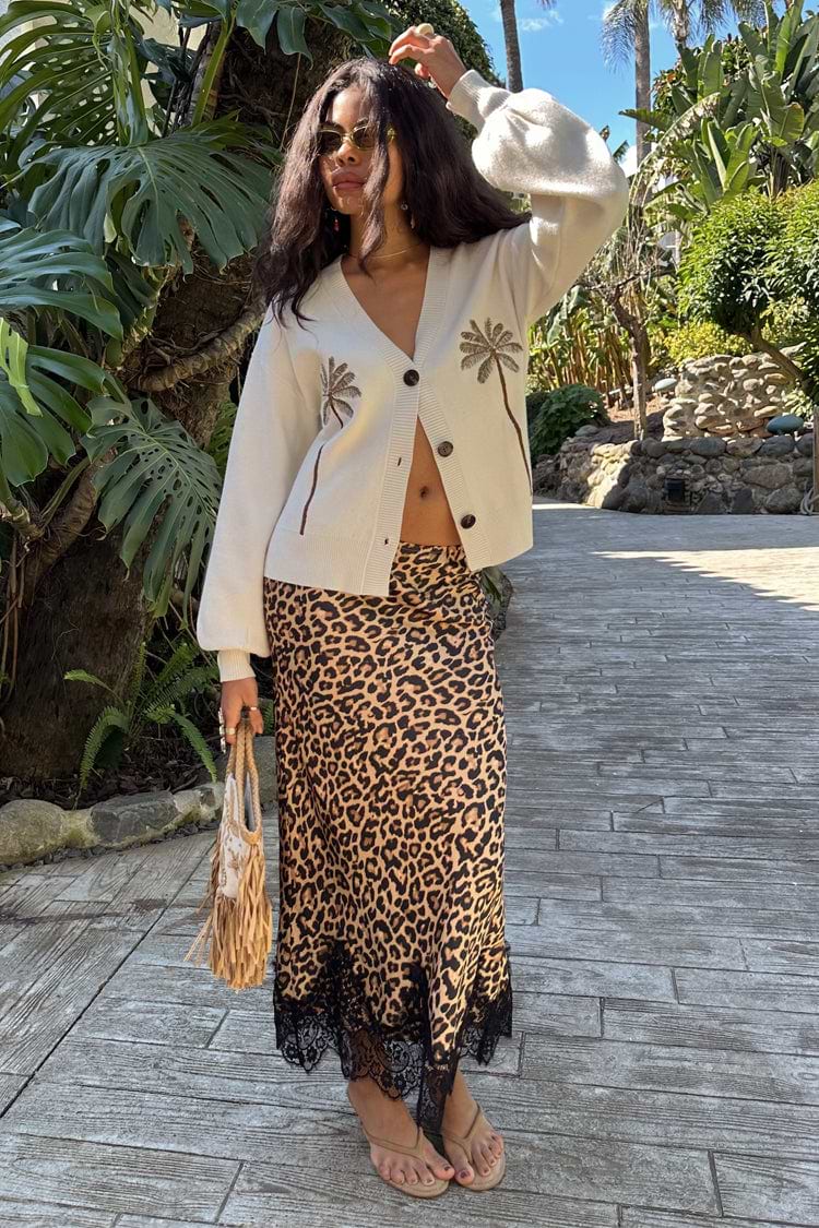 caption_Model is 5ft8” and wears size M