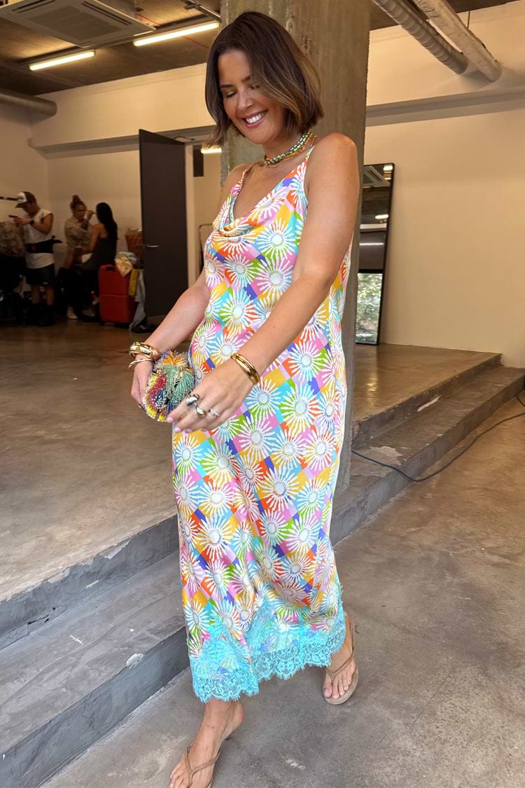 caption_Model is 5ft7” and wears UK size 18/ US 14