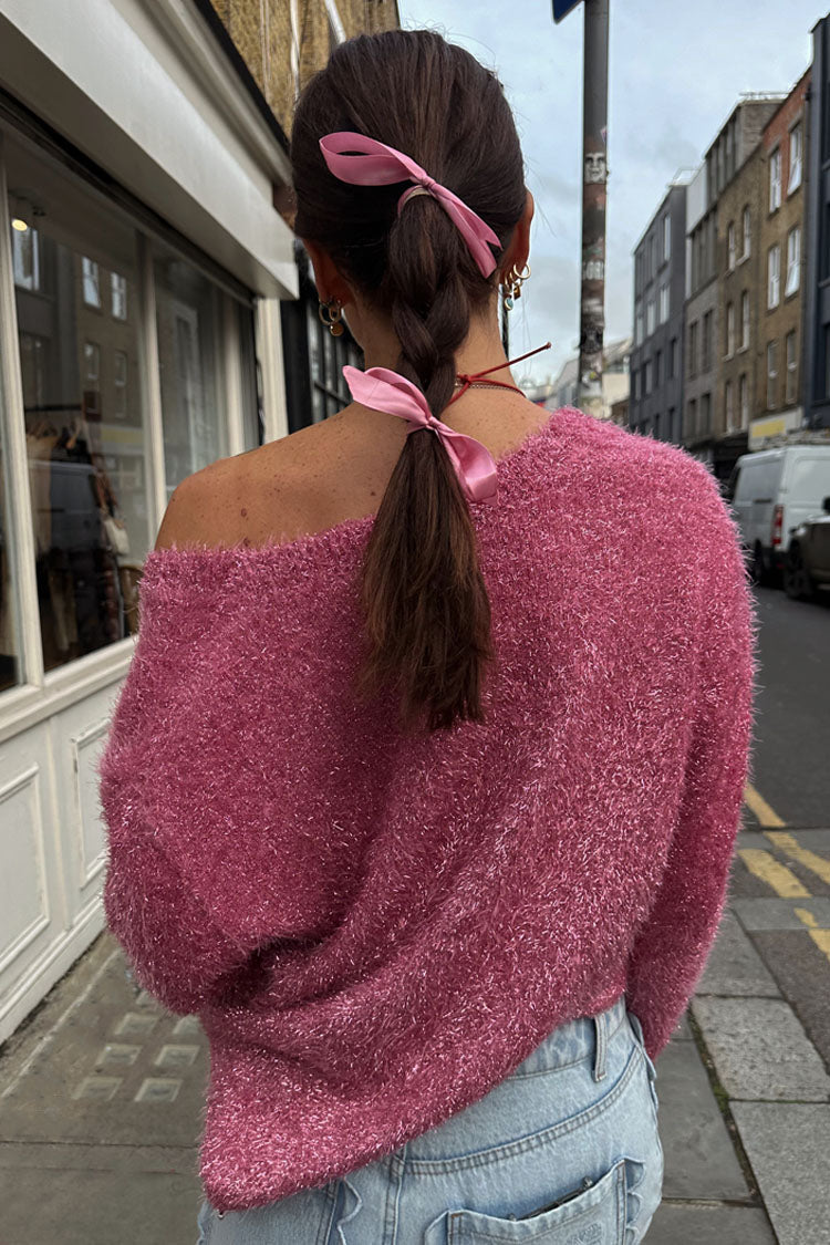 Pink sweater street style best sale