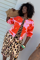 Thumbnail for caption_Model is 5ft7” and wears size XL