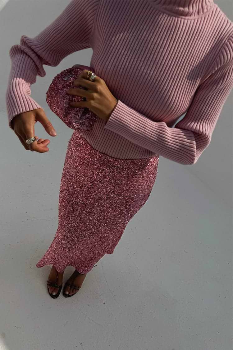 caption_Model wears Pink Sequin Dorris Skirt in UK 8 / US 4