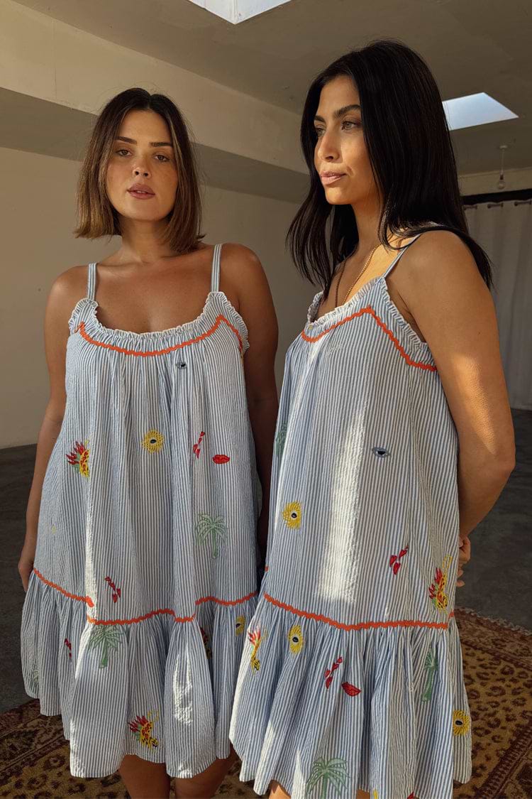 caption_Models are 5ft7” and wear UK size 8 and 18