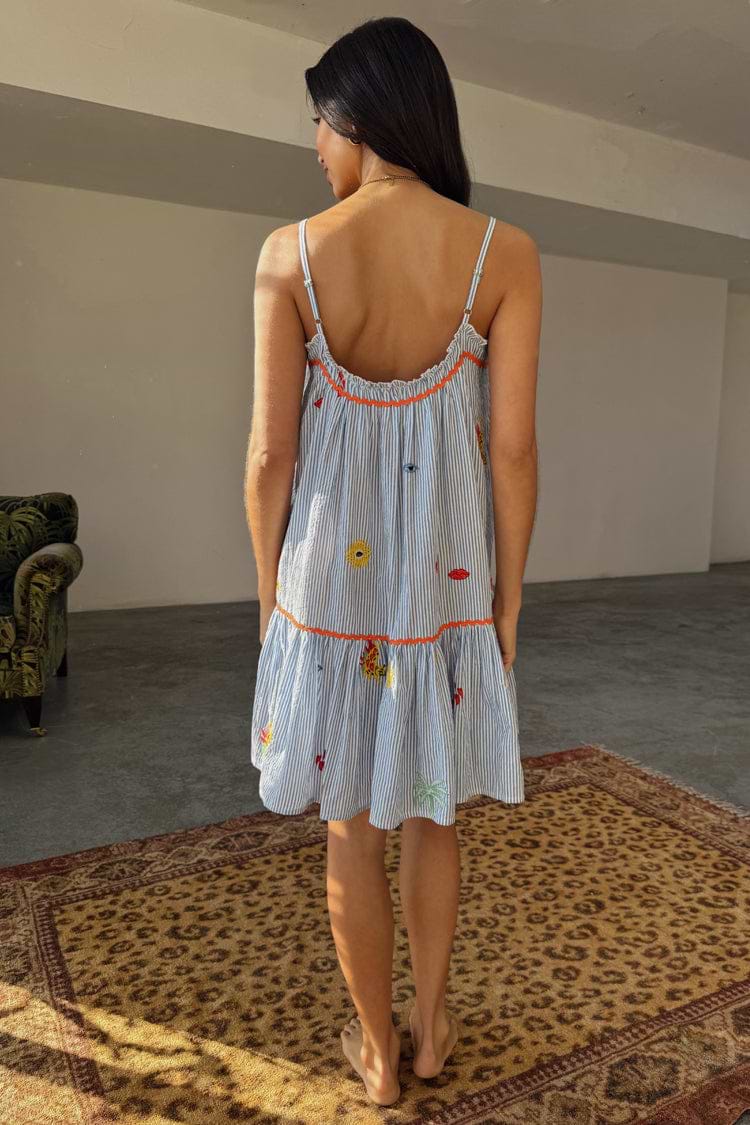 caption_Model is 5ft7” and wears UK size 8/ US 4