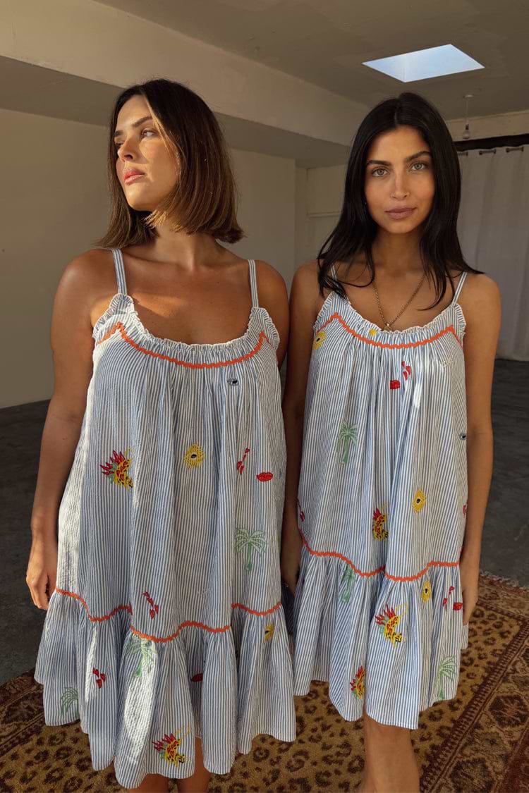 caption_Models are 5ft7” and wear UK size 8 and 18
