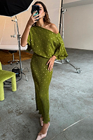 Thumbnail for caption_Model wears Olive Tilly Dress in UK size 10/ US 6