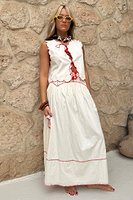 Thumbnail for caption_Model is 5ft4” and wears UK size 8/ US 4