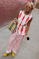 Thumbnail for caption_Model is 5ft4” and wears UK size 8/ US 4
