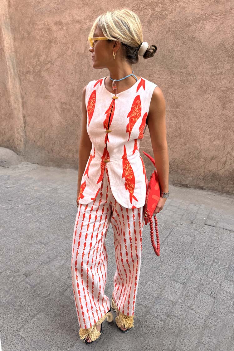  caption_Model is 5ft4” and wears UK size 8/ US 4