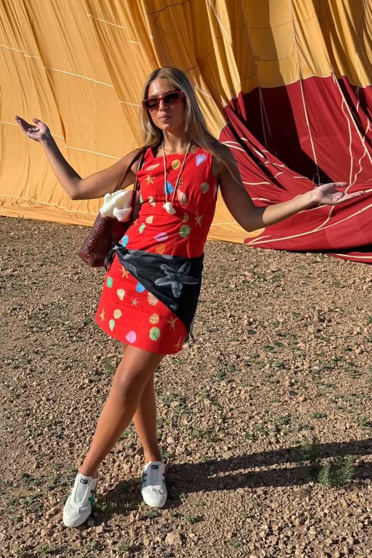 caption_Model is 5ft5” and wears UK size 8/ US 4