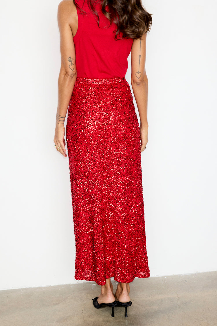 caption_Model wears Red Sequin Dorris Skirt in UK size 6/ US 2