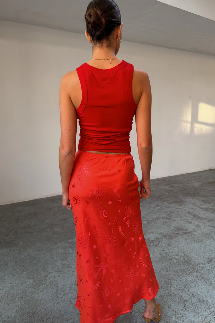 caption_Model wears Red Swallow Romance Maxi Dorris Skirt in UK size 8/ US 4