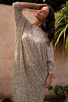 Thumbnail for caption_Model is 5ft7” and wears size L/XL