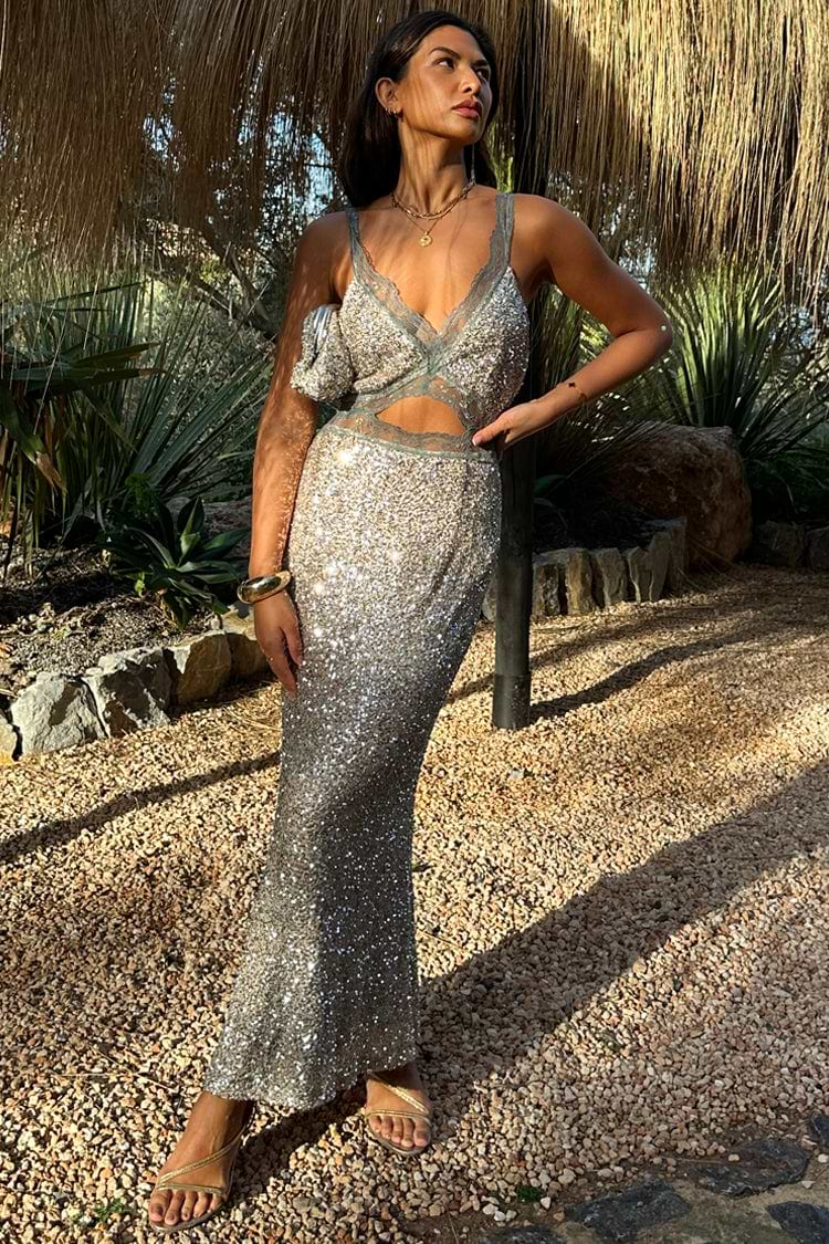 caption_Model wears Silver Sequin Mimi Dress in UK size 10/ US 6